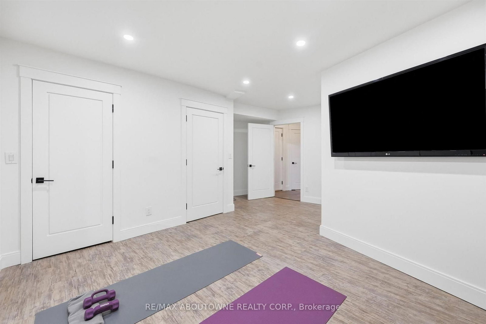 25 Southwind Terrace • Oakville, ON photo 45