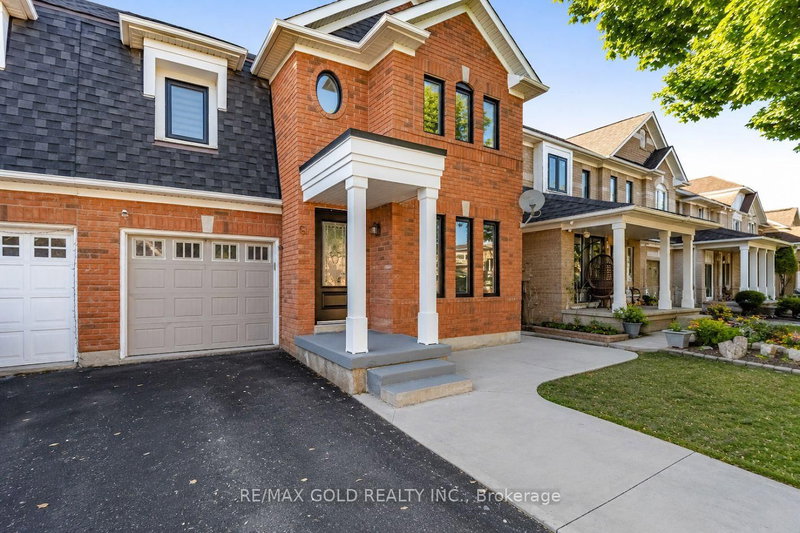 61 Saintsbury Crescent