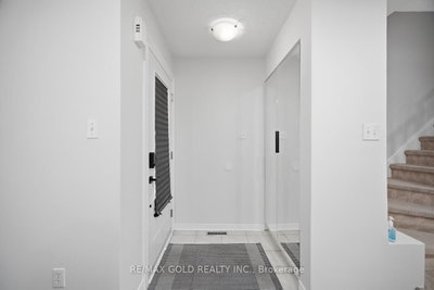 61 Saintsbury Crescent • Brampton, ON photo 6