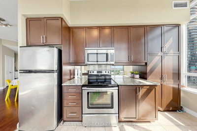 80 Absolute Mississauga,ON L4Z 0A5 — Photo 17