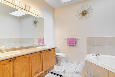 19 Treeline Brampton,ON L6P 1C5 — Photo 18