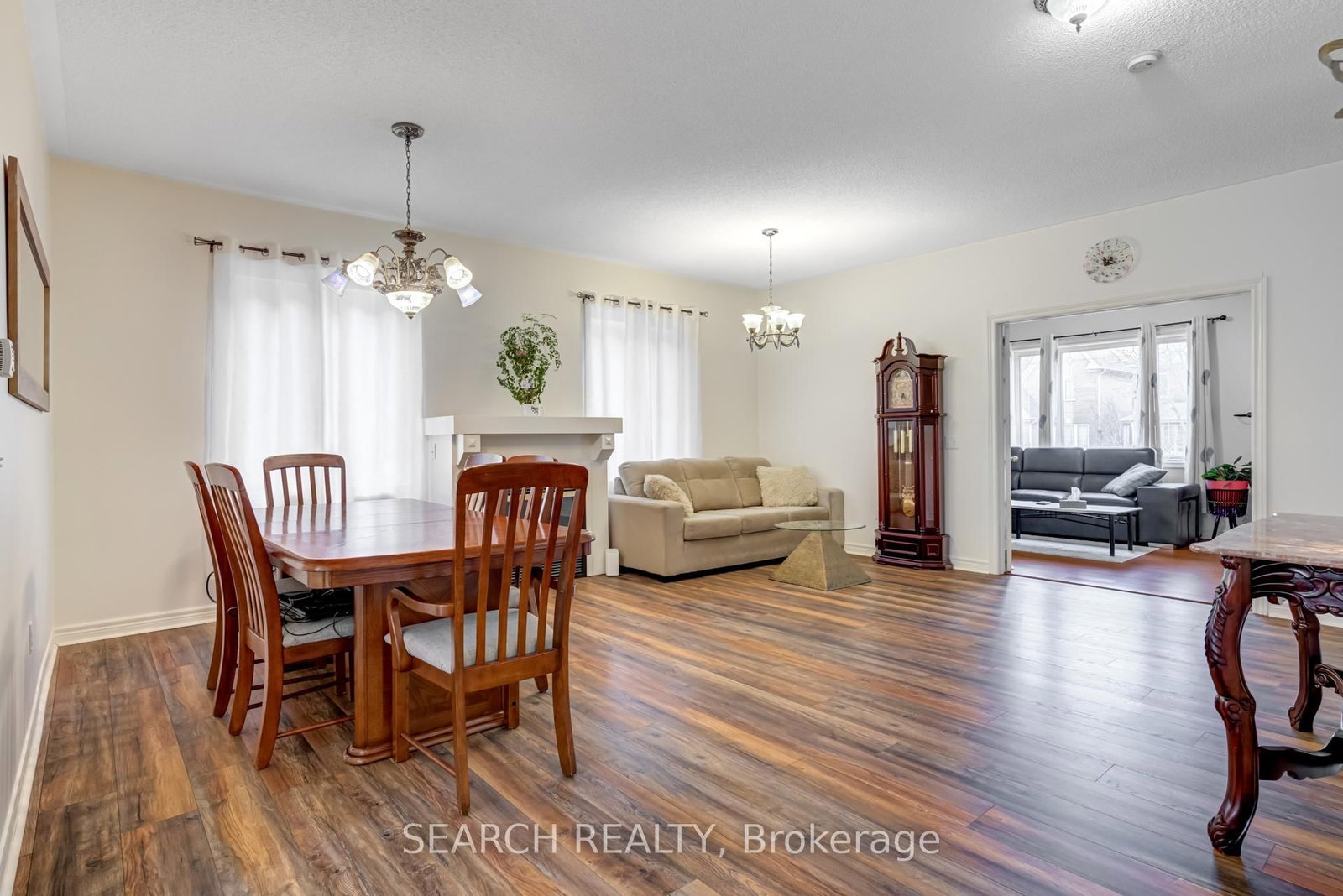 19 Treeline Boulevard • Brampton, ON photo 9