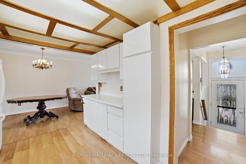 1392 Rebecca Oakville,ON L6L 1Z5 — Photo 11