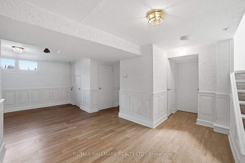 1392 Rebecca Oakville,ON L6L 1Z5 — Photo 20