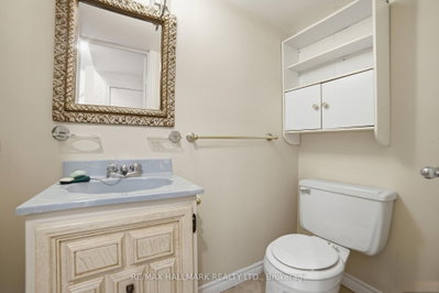 1392 Rebecca Oakville,ON L6L 1Z5 — Photo 24