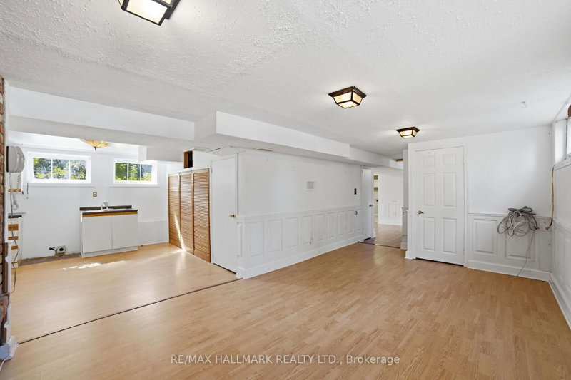 1392 Rebecca Oakville,ON L6L 1Z5 — Photo 26
