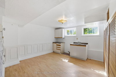 1392 Rebecca Oakville,ON L6L 1Z5 — Photo 27