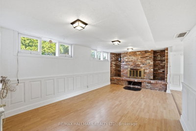 1392 Rebecca Oakville,ON L6L 1Z5 — Photo 29