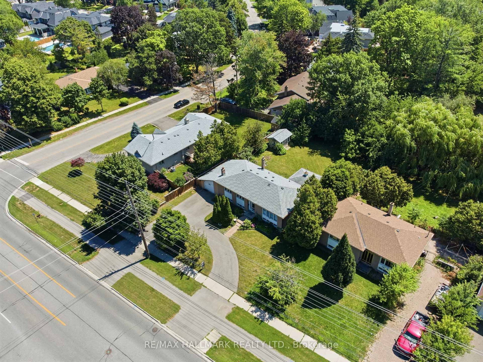 1392 Rebecca Street • Oakville, ON photo 39