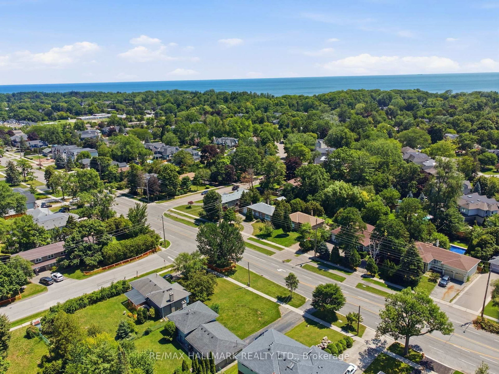 1392 Rebecca Street • Oakville, ON photo 40