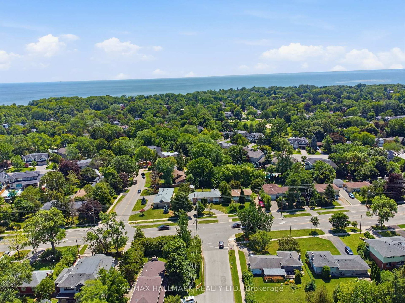 1392 Rebecca Street • Oakville, ON photo 41
