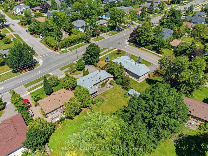 1392 Rebecca Oakville,ON L6L 1Z5 — Photo 42