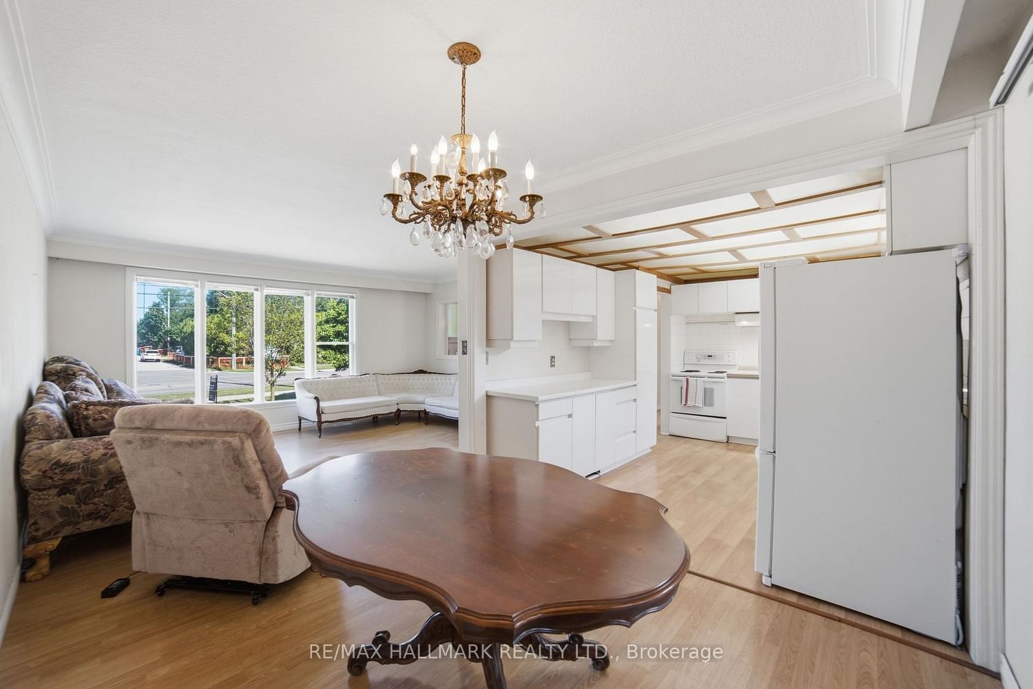 1392 Rebecca Street • Oakville, ON photo 9