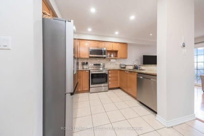 7 Bamboo Grove • Brampton, ON photo 8