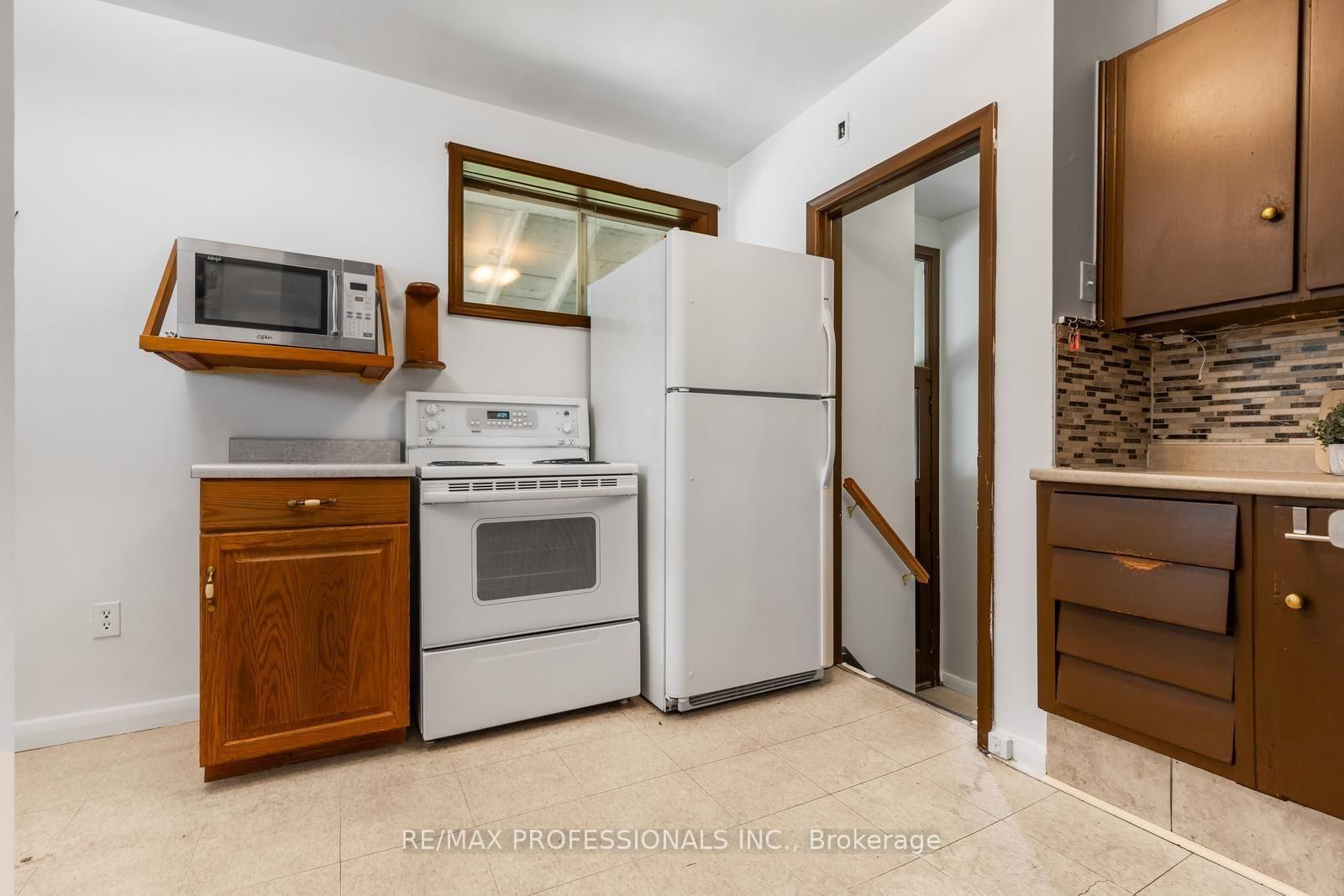 25 Hardwick Court • Toronto, ON photo 10