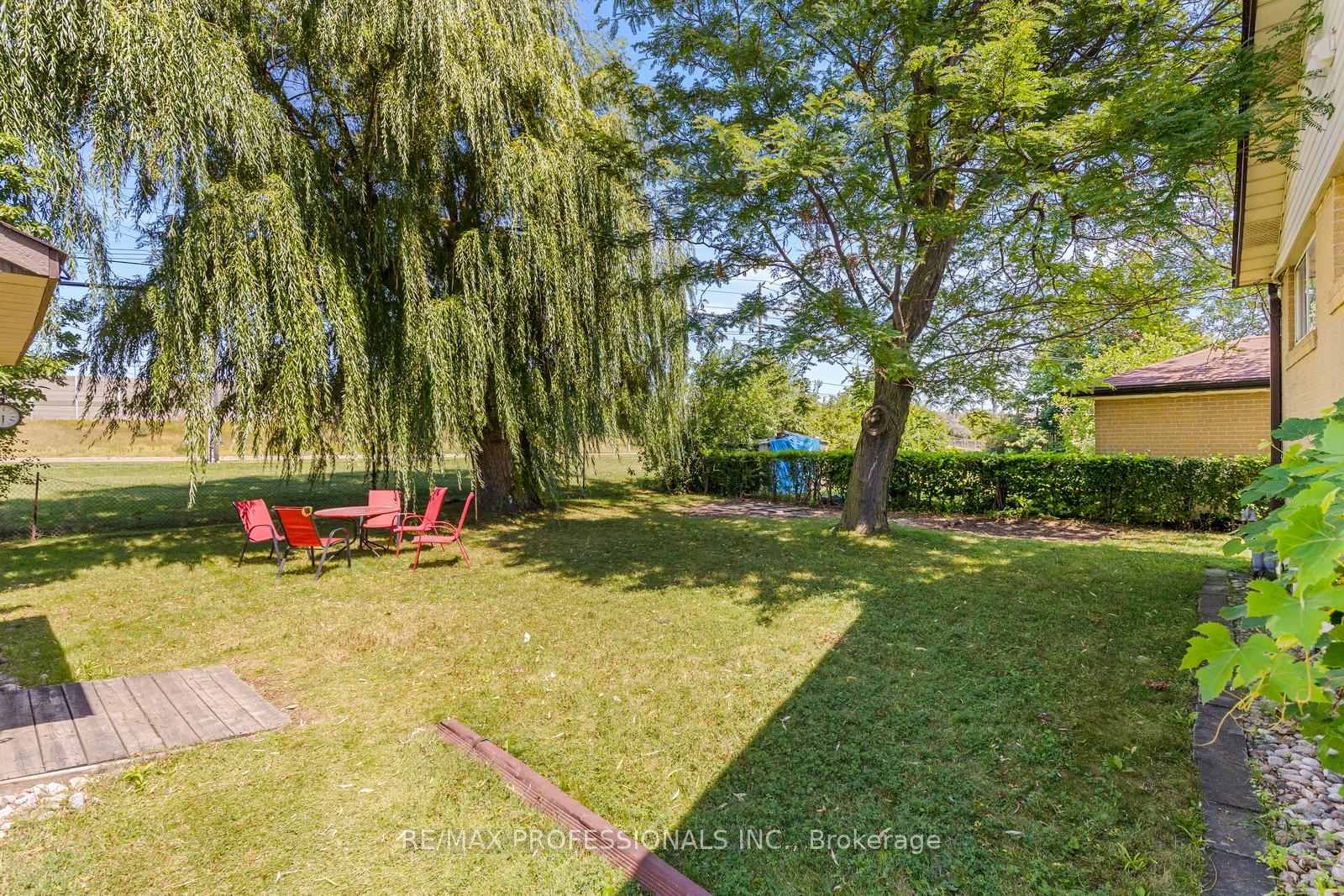 25 Hardwick Court • Toronto, ON photo 21
