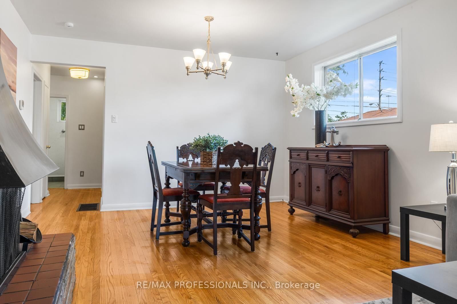 25 Hardwick Court • Toronto, ON photo 9