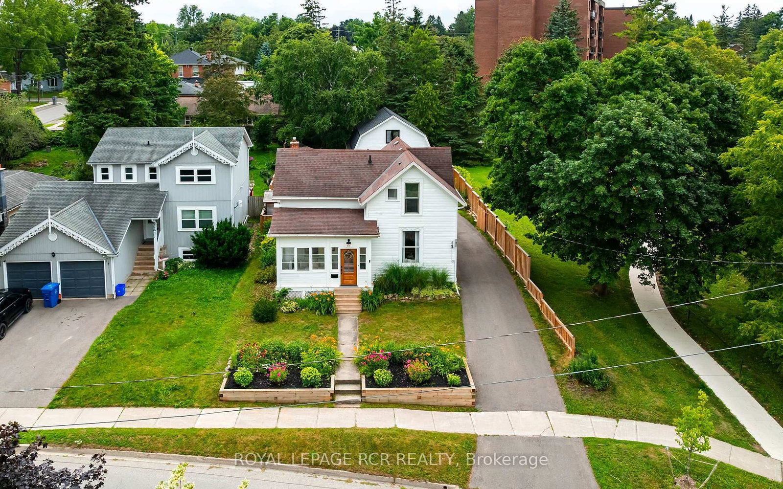 22 John Street • Orangeville, ON photo 2