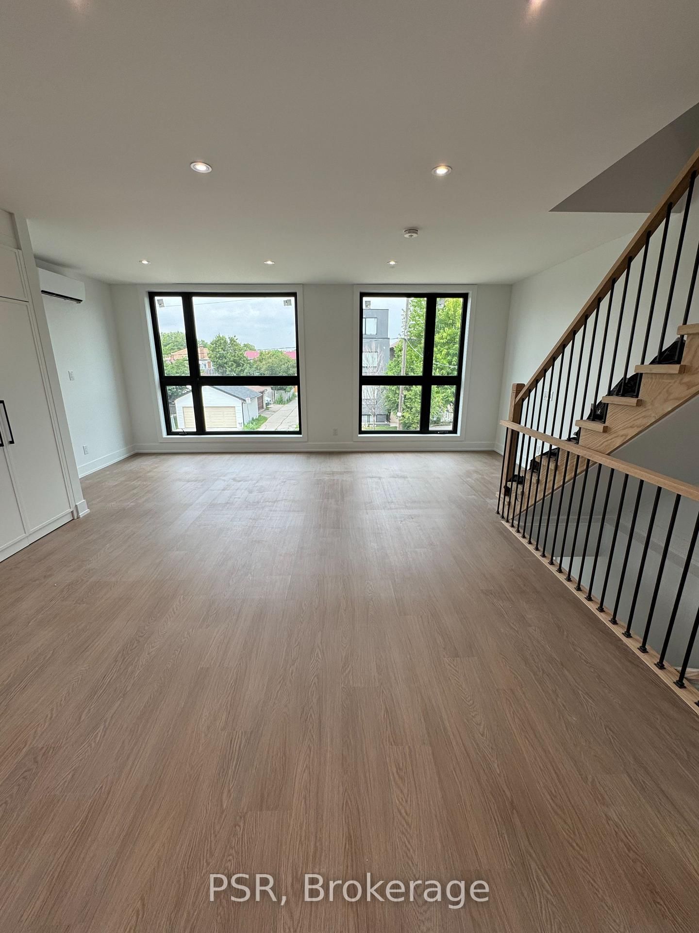 Upper - 99 Ypres Road, Toronto 3