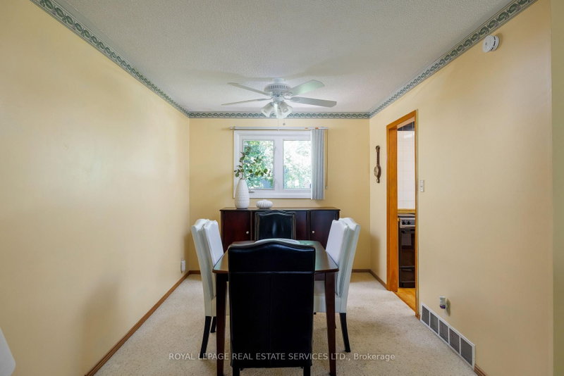 18 Osborne Oakville,ON L6H 1G1 — Photo 11