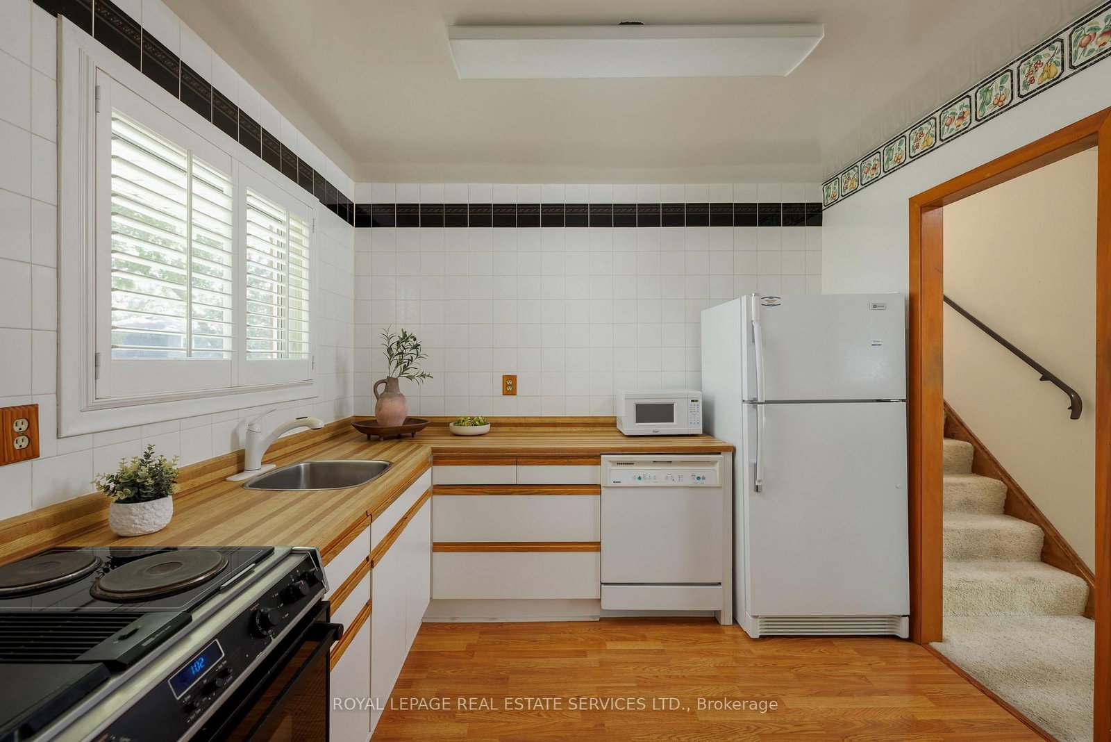 18 Osborne Crescent • Oakville, ON photo 13