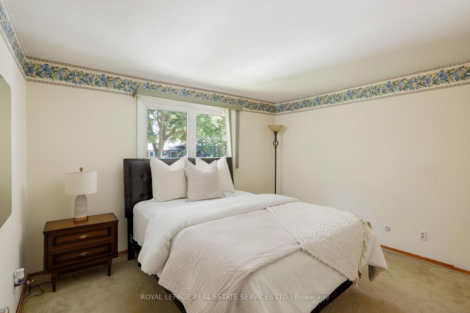 18 Osborne Crescent • Oakville, ON photo 16