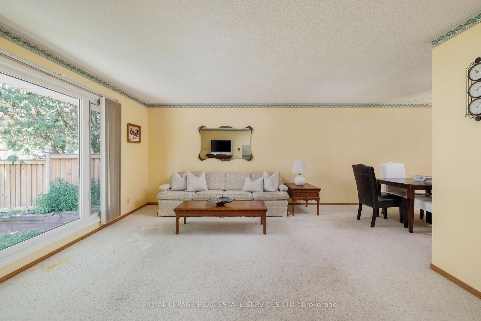 18 Osborne Crescent • Oakville, ON photo 6
