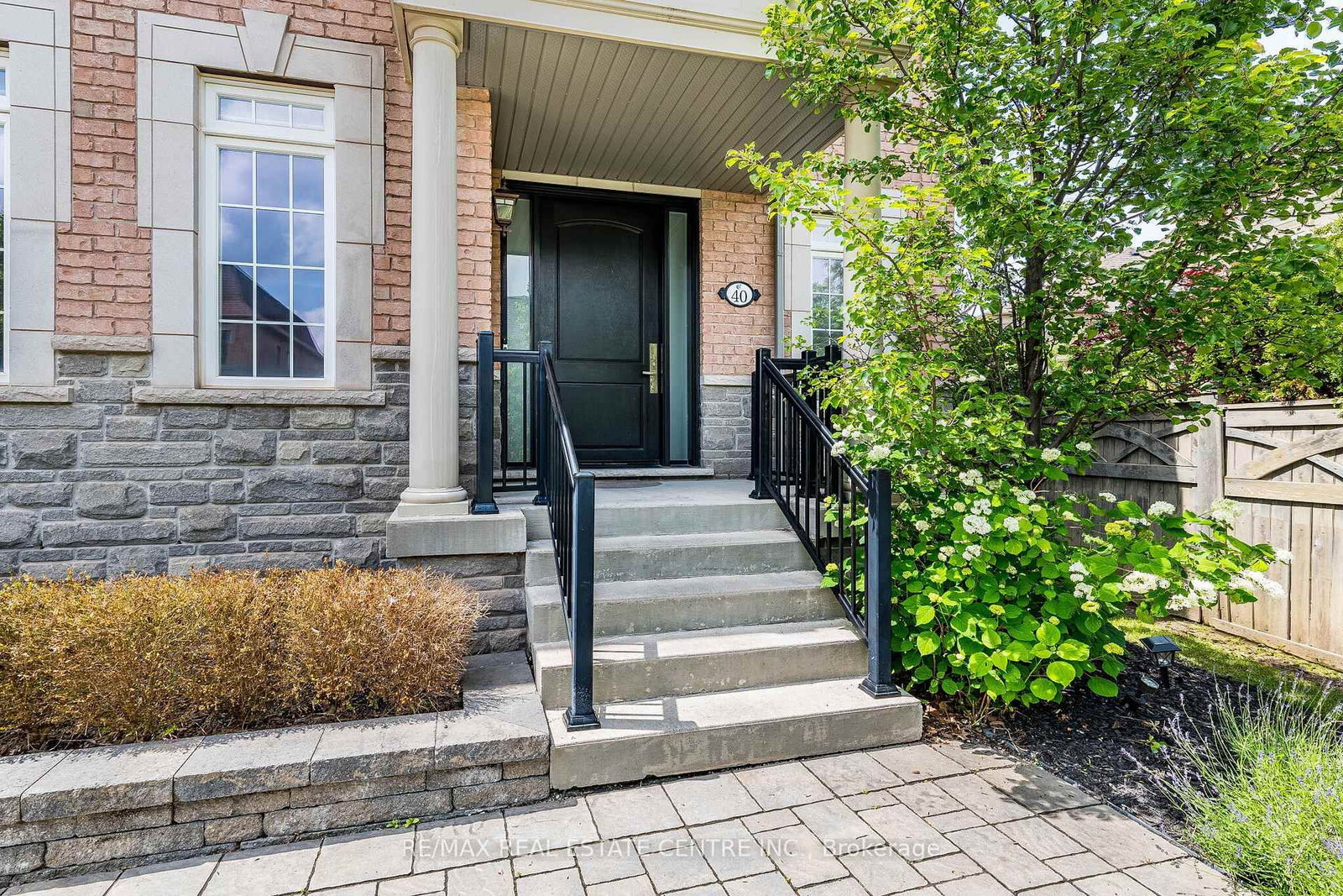 40 Cachet Court • Brampton, ON photo 2