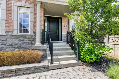 40 Cachet Court • Brampton, ON photo 2