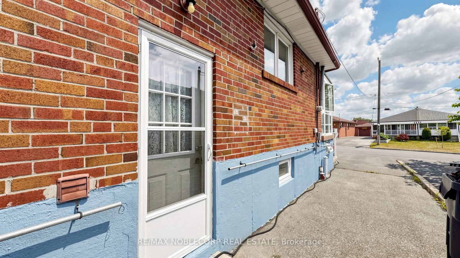 95 Snowood Court • Toronto, ON photo 39