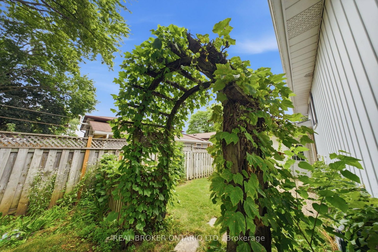 3157 Palmer Drive • Burlington, ON photo 36