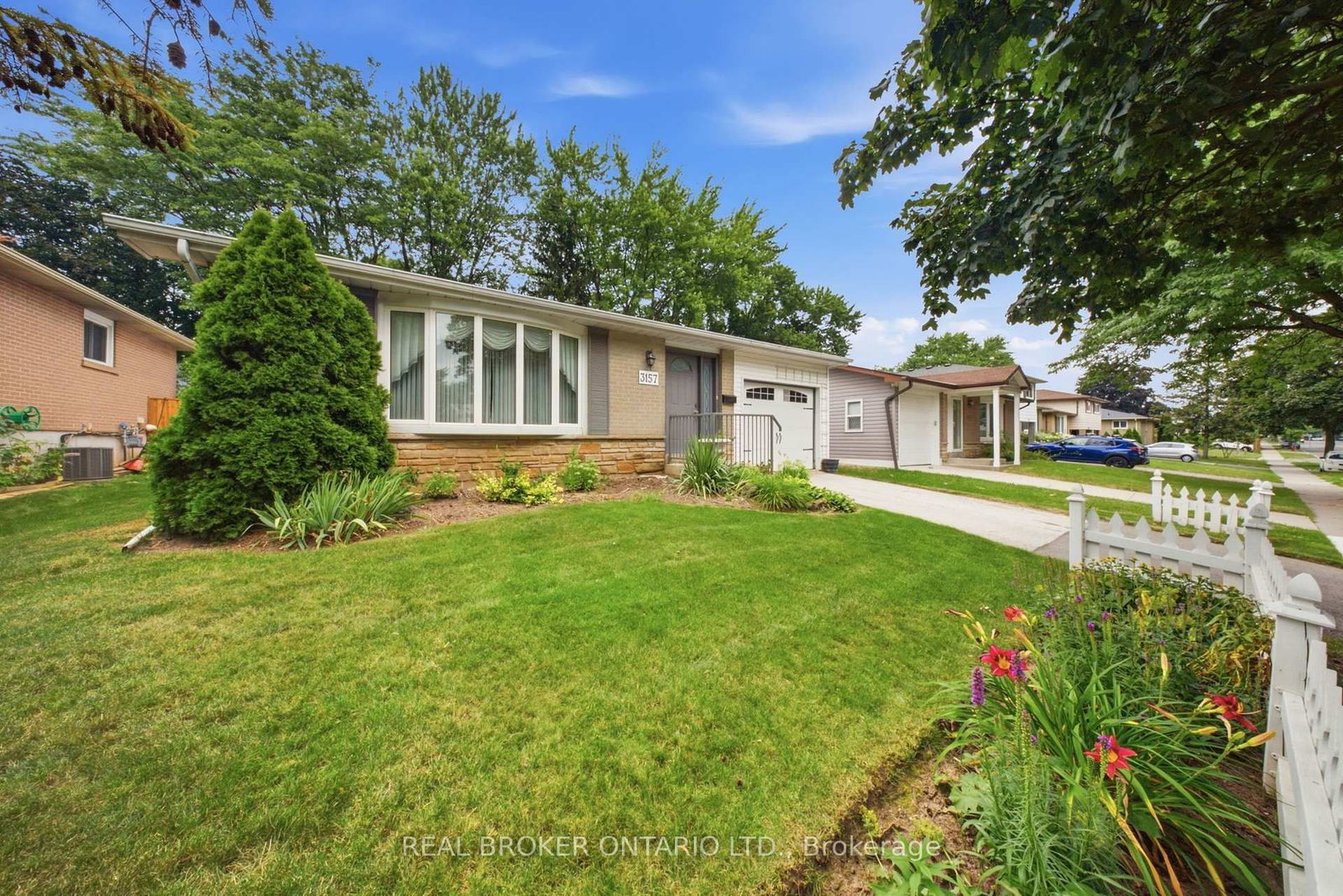 3157 Palmer Drive • Burlington, ON photo 4