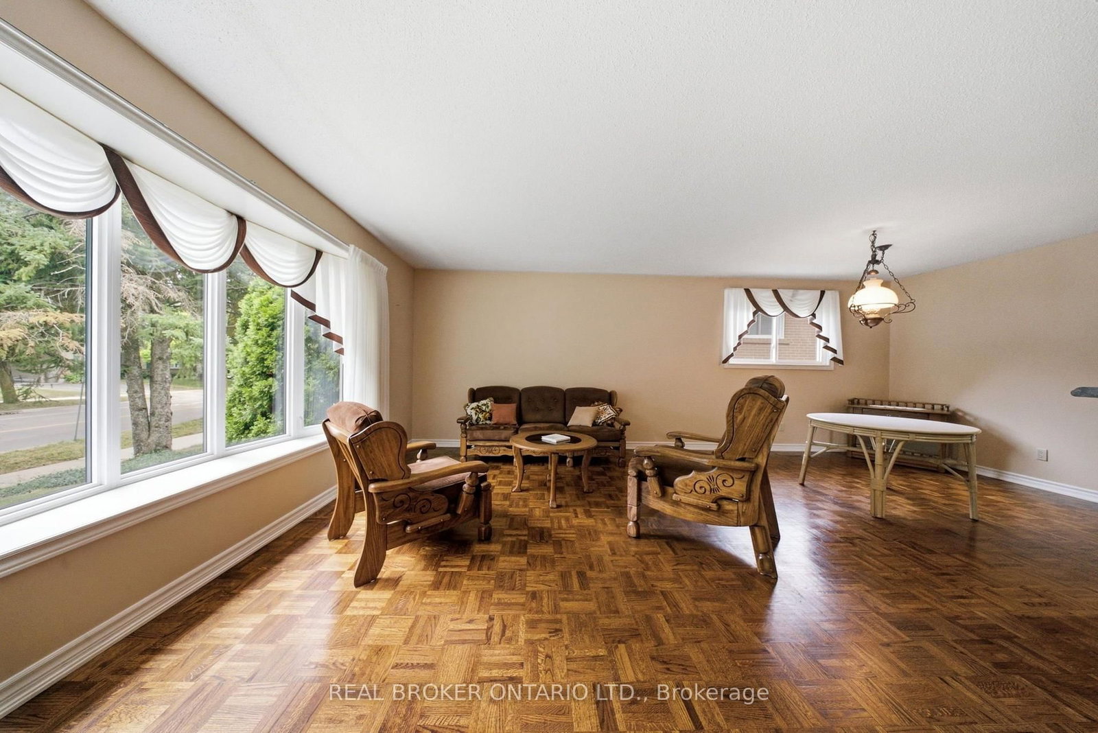 3157 Palmer Drive • Burlington, ON photo 7