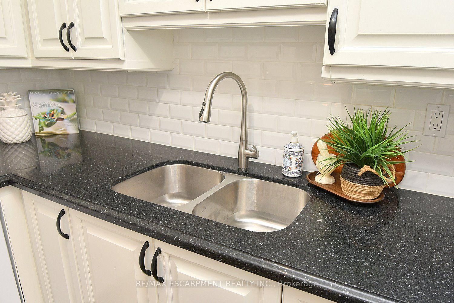 2263 Marine Drive • #401 • Oakville, ON photo 12