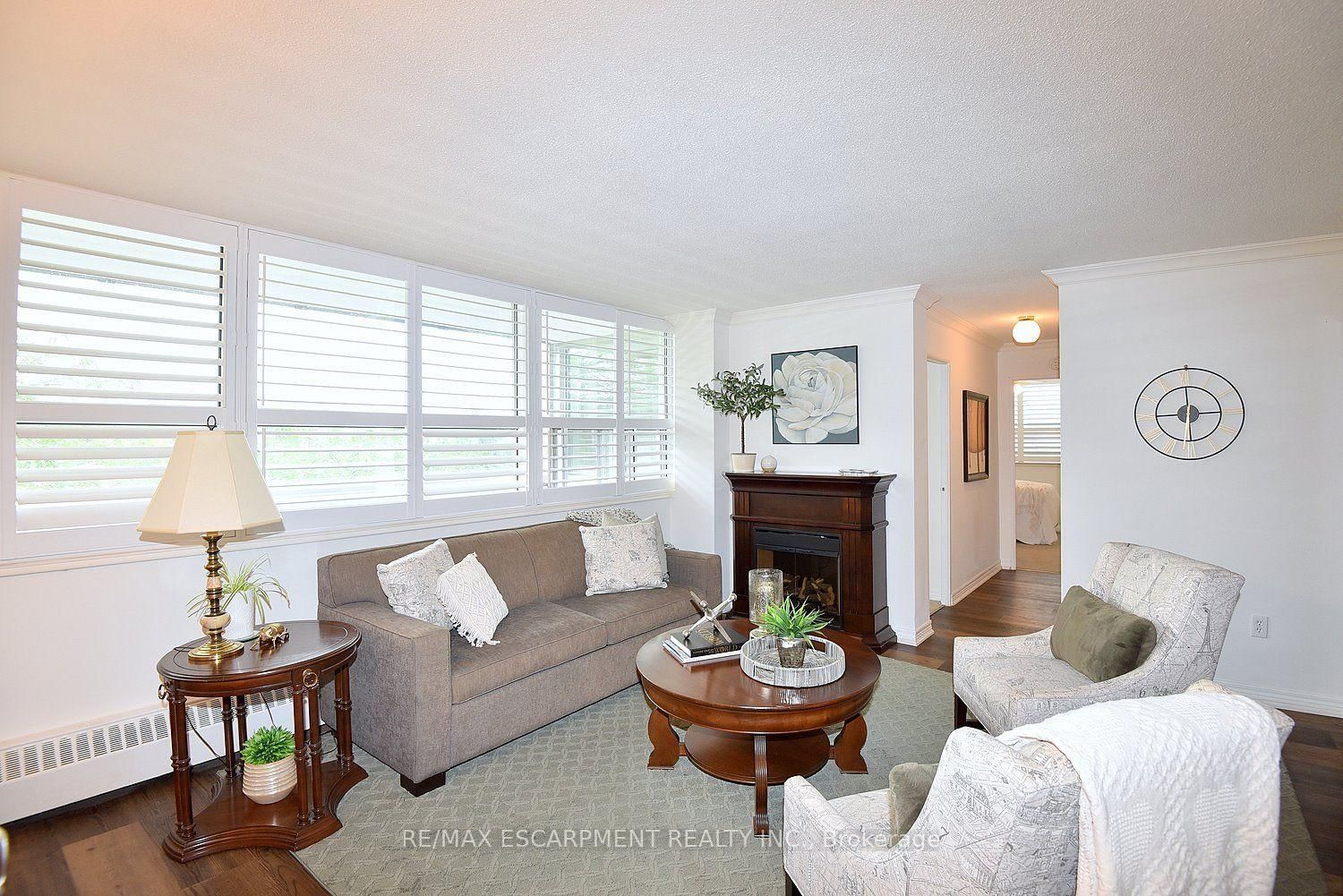 2263 Marine Drive • #401 • Oakville, ON photo 3