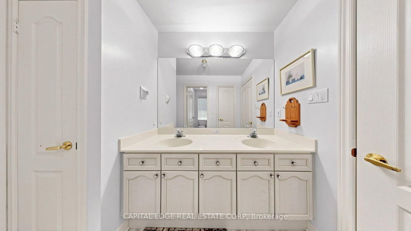 5298 Roanoke Mississauga,ON L5M 5H8 — Photo 20