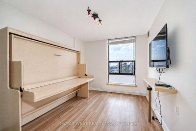 18 Knightsbridge Road • #1604 • Brampton, ON photo 8