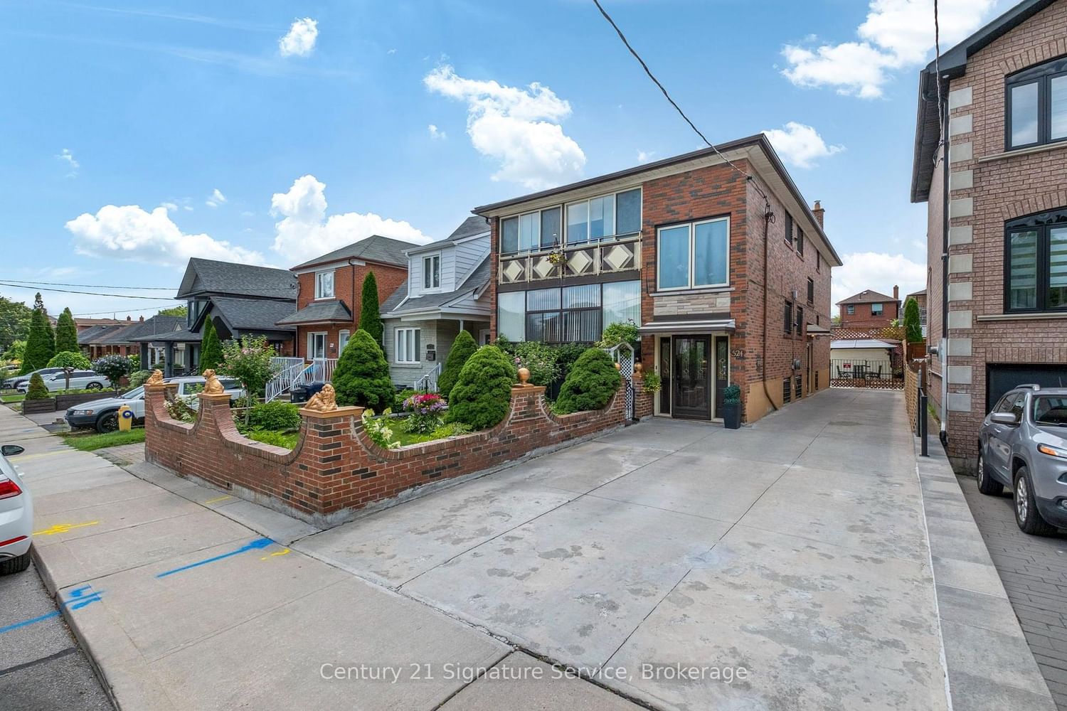 524 Silverthorn Avenue • Toronto, ON photo 1