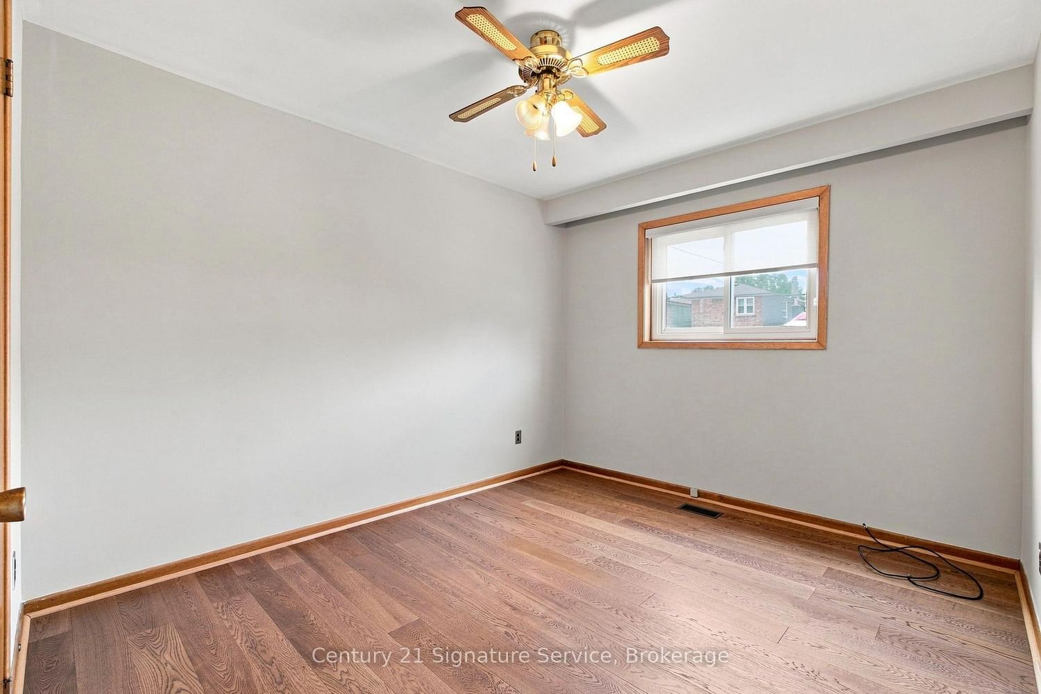 524 Silverthorn Avenue • Toronto, ON photo 11