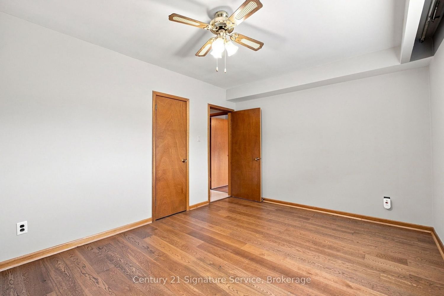 524 Silverthorn Avenue • Toronto, ON photo 14