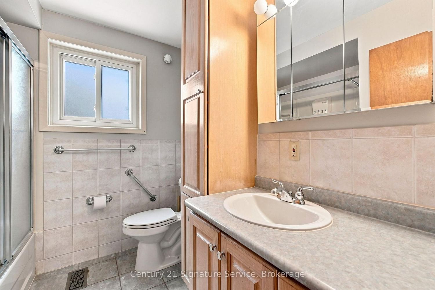 524 Silverthorn Avenue • Toronto, ON photo 15