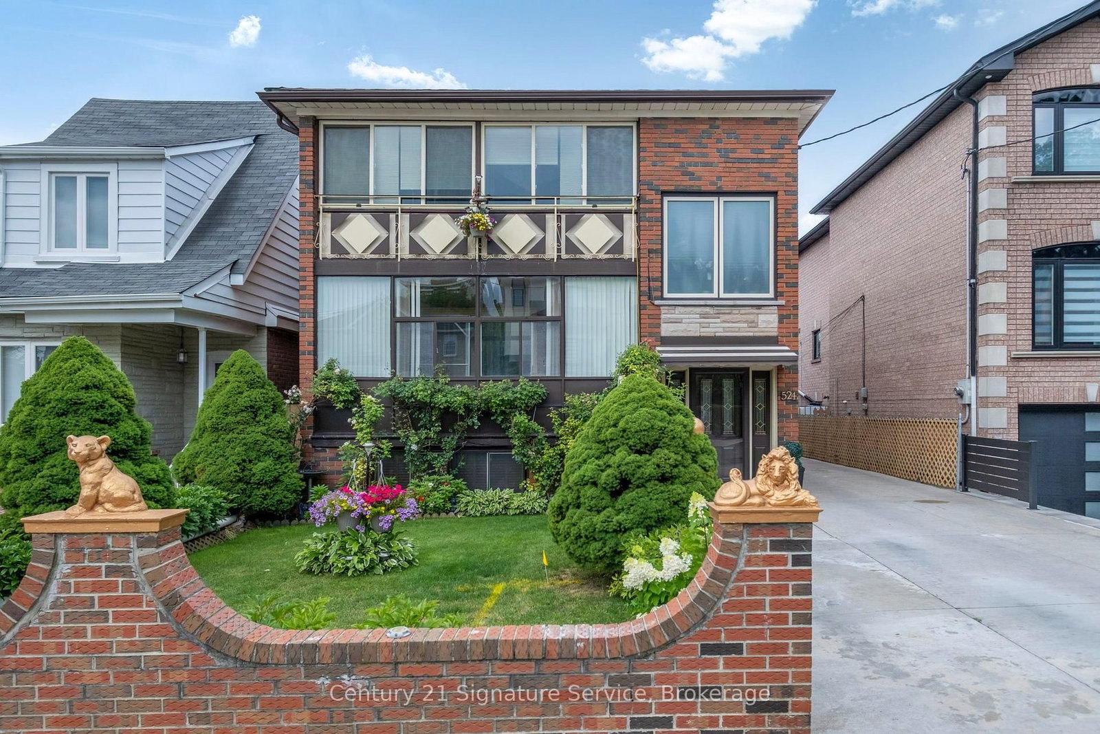 524 Silverthorn Avenue • Toronto, ON photo 3