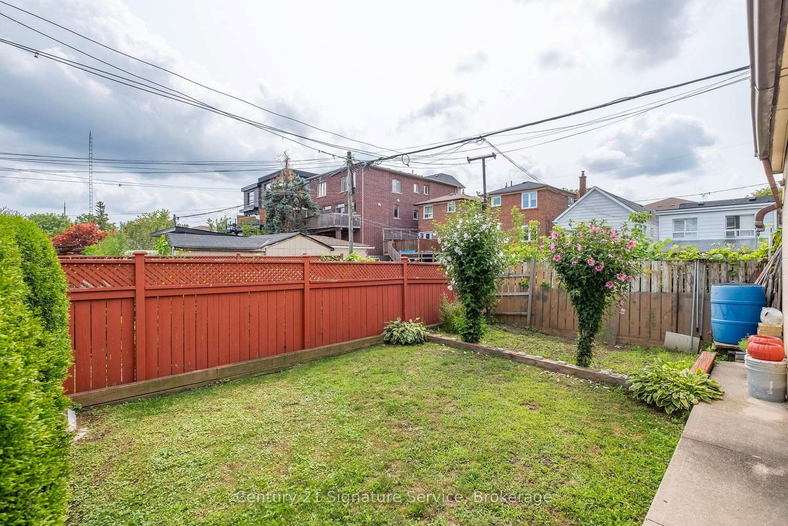524 Silverthorn Avenue • Toronto, ON photo 36