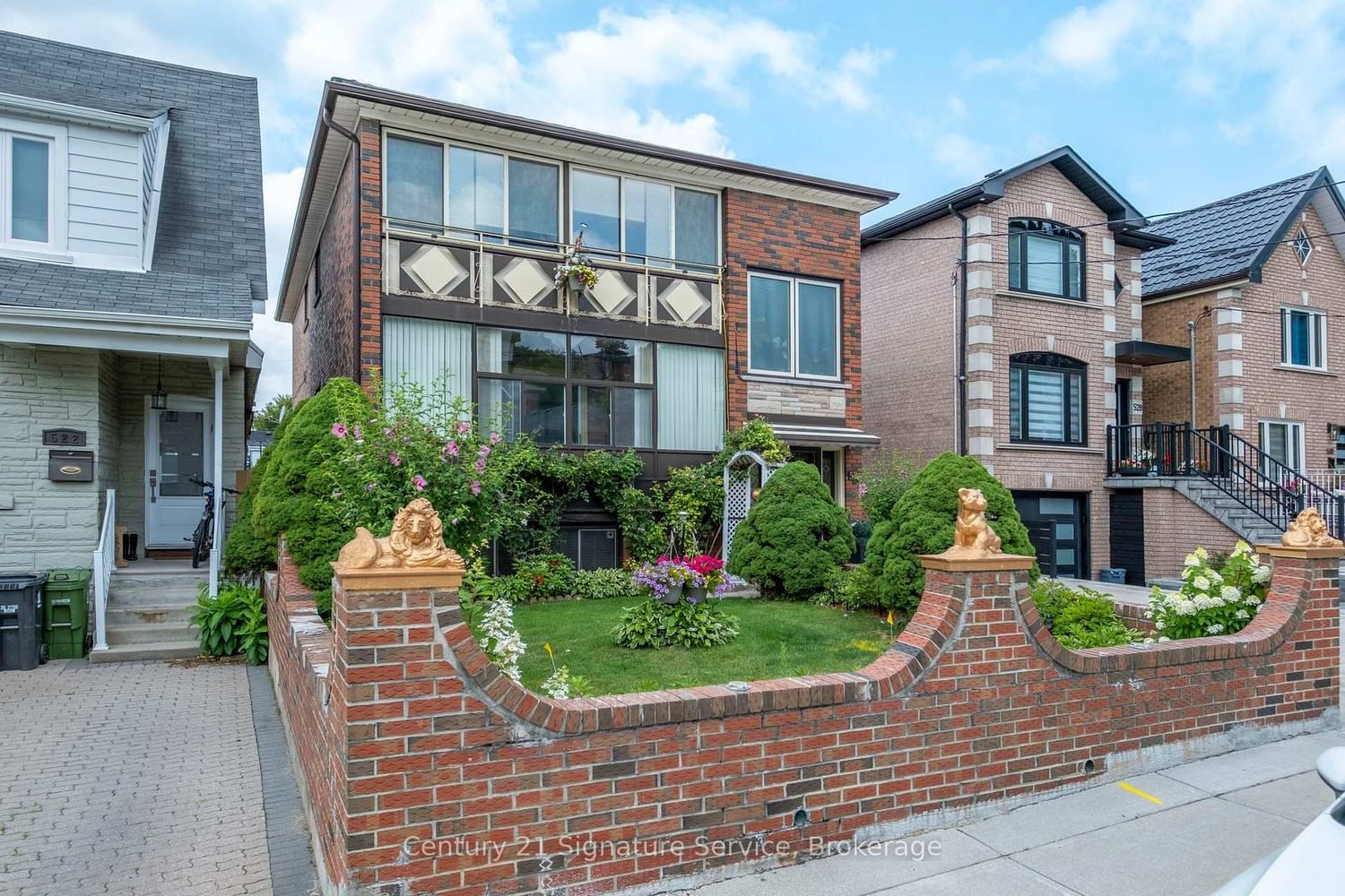 524 Silverthorn Avenue • Toronto, ON photo 4