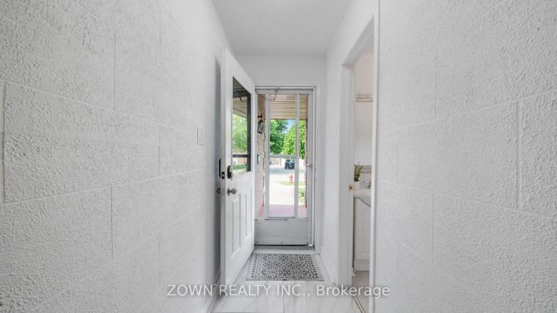1542 Kirkrow Crescent