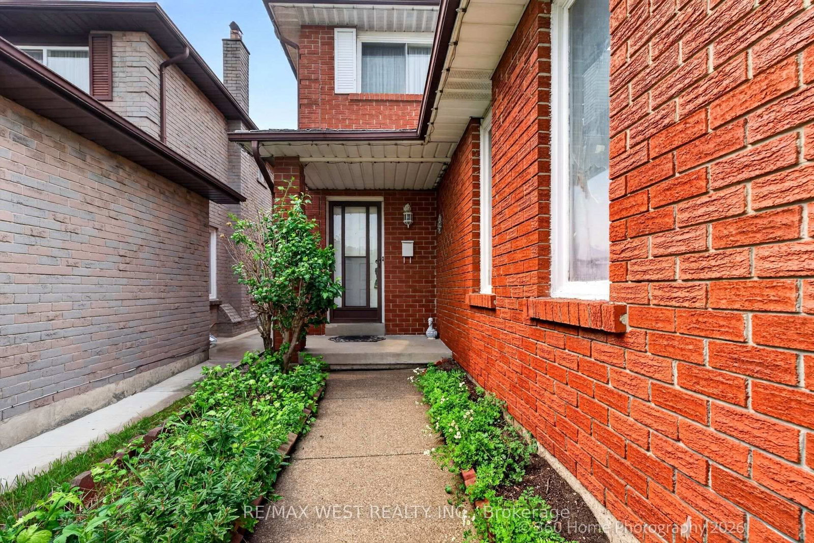 4157 Ottewell Mississauga,ON L4W 4A4 — Photo 3