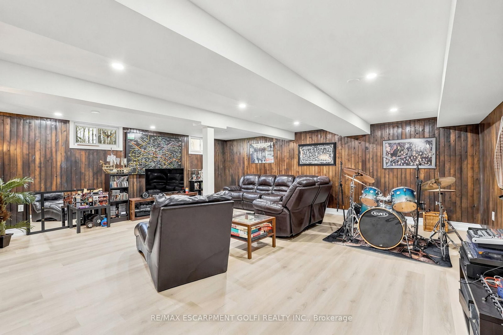 937 Park Avenue W • Burlington, ON photo 21