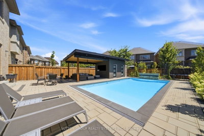 66 Natalie Way • Oakville, ON photo 3