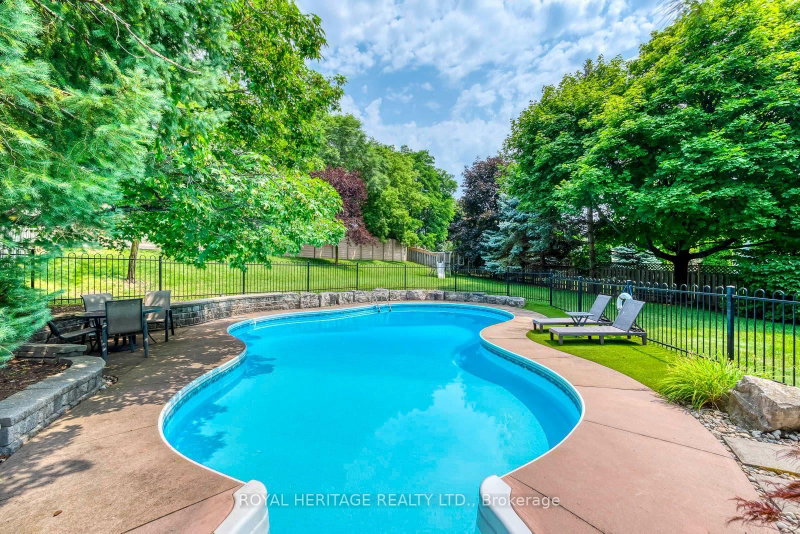 1451 Ravensmoor Crescent
