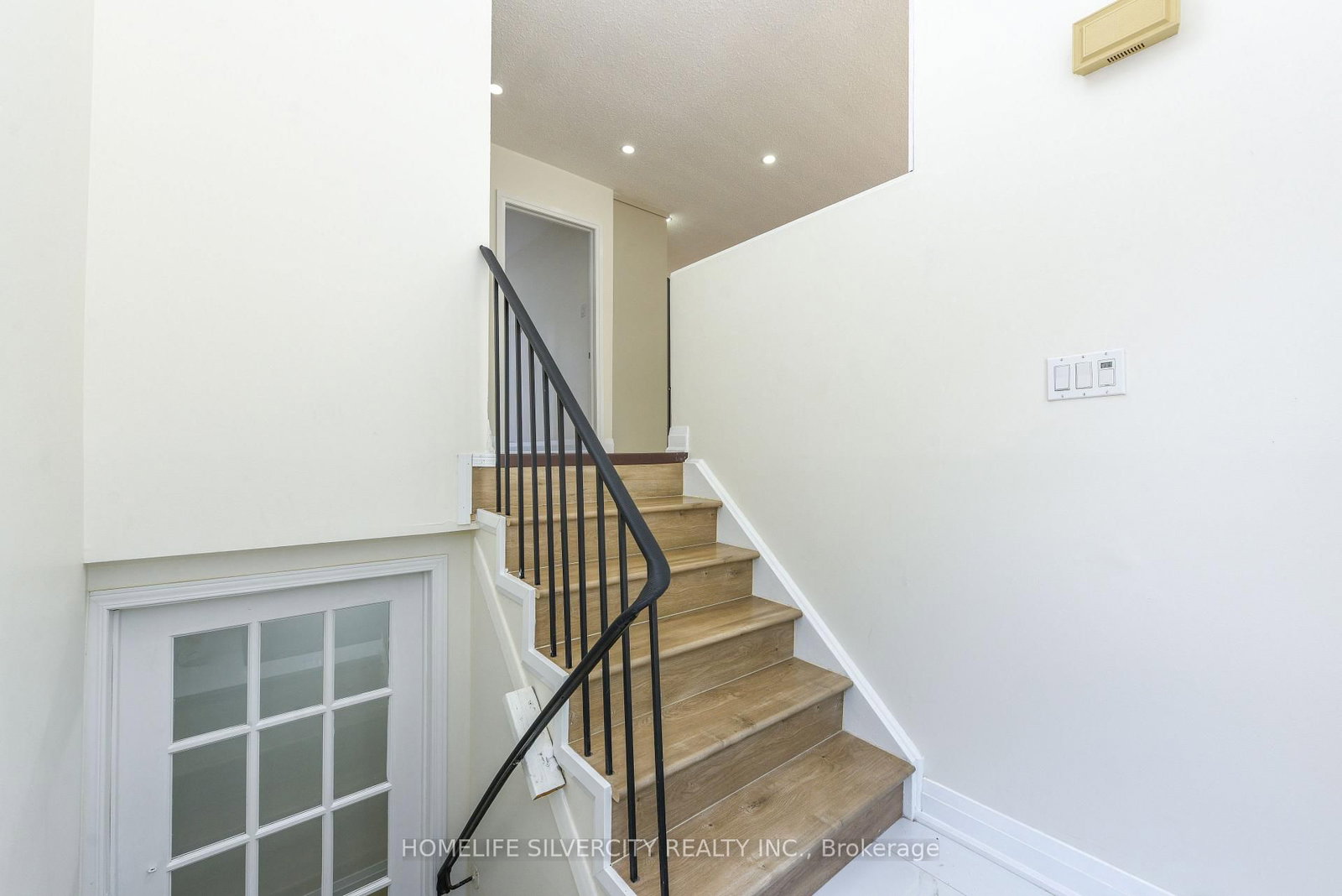 3315 Dwiggin Avenue • Mississauga, ON photo 10